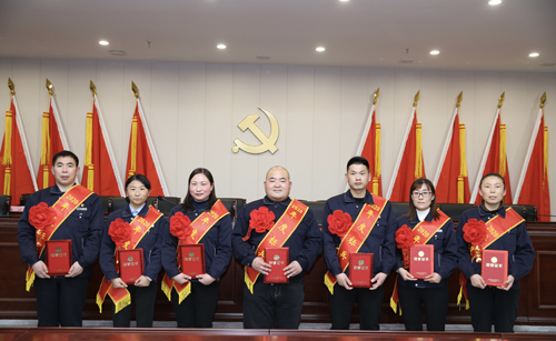 關(guān)于表彰2020年度先進(jìn)集體、先進(jìn)個(gè)人的決定